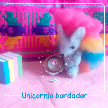 Unicornio bordador y Coatí sushero. Arts, Crafts, Sculpture, To, Design, Concept Art, and Sewing project by Adys Estrada - 07.31.2018