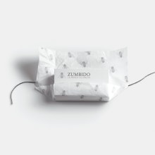 Zumbido - La mosca cojonera. Br, ing & Identit project by Andrea Bosch - 10.12.2018