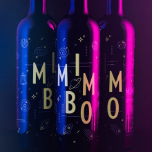 Mimbo Red Wine. Un progetto di Br, ing, Br, identit, Graphic design, Packaging, Naming e Progettazione di icone di Víctor Montalbán - 06.11.2017