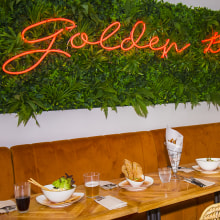 Golden Madrid / Bar Restaurante (Barrio La Latina). Un proyecto de Diseño, Arquitectura interior, Diseño de interiores y Decoración de interiores de Indah Design & Shop - 01.04.2019