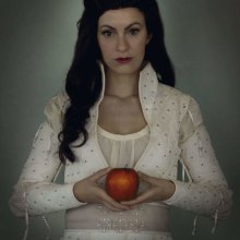 Once upon a time: Snow White. Un proyecto de Diseño de vestuario, Artesanía, Creatividad y Costura de Marta Rodríguez - 18.04.2019