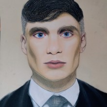 Mi Proyecto del curso:  Retrato realista con lápices de colores - Thomas Shelby - Peaky Blinders. Traditional illustration, Pencil Drawing, Drawing, Portrait Illustration, Portrait Drawing, Realistic Drawing, and Artistic Drawing project by Jonny GC - 04.25.2019