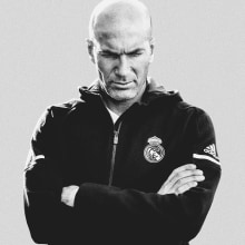 Real Madrid para Adidas & Soccerbible. Un proyecto de Fotografía, Fotografía de retrato, Iluminación fotográfica y Fotografía digital de Oscar Arribas - 09.05.2017