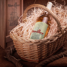 Etiqueta de vino Moviller. Un proyecto de Diseño, Diseño gráfico y Packaging de Marrow Design - 02.06.2019