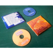 Vigo Retro Mini CD's (2019). Un proyecto de Diseño, Publicidad, Música, Packaging, Diseño de producto, Tipografía, Lettering y Creatividad de Entebras - 28.05.2019
