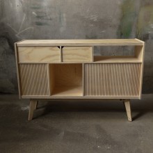 Mueble Audio. Um projeto de Artesanato, Design e fabricação de móveis e Design de produtos de Patricio Ortega (Maderística) - 22.08.2019
