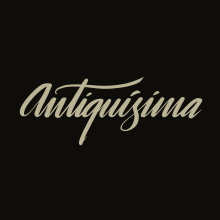 Antiquísima :: Branding :: Lettering. Br, ing e Identidade, Caligrafia, Lettering, e Design de logotipo projeto de Cristina Fernández - 09.07.2019
