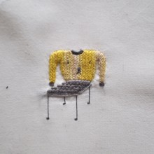 Sillas con sweater Ein Projekt aus dem Bereich Stickerei und Textile Illustration von Adriana Torres - 01.12.2011