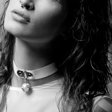 Singularity Collection - Sinestesia Accesorios. Art Direction, Jewelr, Design, Product Photograph, and Fashion Photograph project by Paula Penise - 11.03.2019
