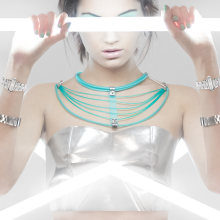 Metropolis Collection / Sinestesia Accesorios. Art Direction, Jewelr, Design, Product Photograph, and Fashion Photograph project by Paula Penise - 11.04.2019