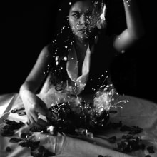 Hierba (prendida fuego) sobre el almuerzo) Ein Projekt aus dem Bereich Fotografie, Bildende Künste, Porträtfotografie, Digitalfotografie und Artistische Fotografie von Agostina Campisi - 23.11.2019