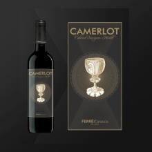 Vino Camerlot. Traditional illustration, and Graphic Design project by Clara Santo Domingo - 12.16.2019