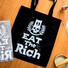 Eat the Rich. Un proyecto de Ilustración tradicional, Lettering, Estampación, H y lettering de Javier Piñol - 10.07.2019