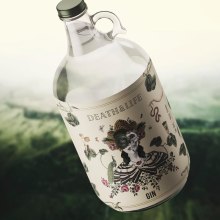 DEATH&LIFE Gin label design. Design, Traditional illustration, Graphic Design, Packaging, Collage, and Digital Illustration project by Yana Strunina - 03.19.2020