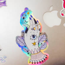 The snake in the hand - holographic vinyl sticker. Un proyecto de Diseño, Ilustración tradicional, Diseño de producto y Diseño de tatuajes de flor mocasin - 13.04.2020