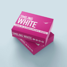 DISEÑO PACKAGING TIRAS BLANQUEAMIENTO DENTAL PARA SMILING WHITE. Un proyecto de Diseño, Diseño gráfico y Packaging de María Hierro García - 04.02.2018