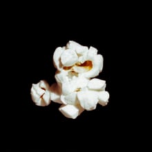 Popcorn Portraits Serie. Photograph, Product Photograph, Portrait Photograph, Studio Photograph, and Food Photograph project by Alejandro Cayetano - 05.26.2020