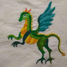 Dragón bordado en punto tenango. Bordado e Ilustração têxtil projeto de Cristina Amador - 01.06.2020