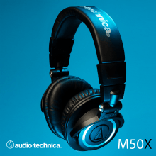 Audio Technica ATH M50X. Un proyecto de Fotografía, Diseño gráfico, Fotografía de producto y Fotografía de estudio de Andrés Felipe Téllez - 21.06.2020