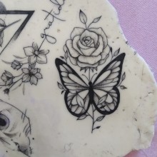 Meu projeto do curso: Tatuagem para principiantes. Un proyecto de Diseño de tatuajes de Rosana Gobbi Vettorazzi - 19.07.2020