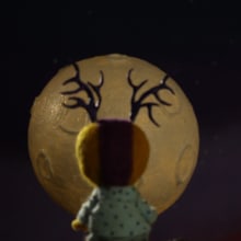 Moon. Animation, and Stop Motion project by Mariana Salino - 10.28.2020