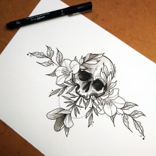 Skull and flowers original underboob tattoo design with its complete creative process. Un projet de Illustration traditionnelle , et Conception de tatouage de Mentiradeloro Esther Cuesta - 10.11.2020