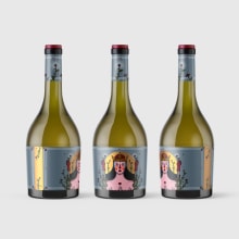 Packaging / Label / Etiqueta / Wine / Vino / La Reina. Un proyecto de Diseño, Ilustración tradicional, Diseño gráfico, Packaging, Diseño de producto, Ilustración vectorial, Ilustración digital y Diseño digital de Usui Benitesu - 23.11.2020