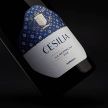 Cesilia Roble, Crianza y La Garnacha | Etiquetas de vino Casa Cesilia. Direção de arte, Consultoria criativa, Design gráfico, e Packaging projeto de Feroz Estudio - 02.12.2020