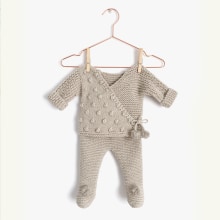 Conjunto de Punto NUR para bebé. Un proyecto de Artesanía, Pattern Design, Diseño de moda y Tejido de Marta Porcel Vilchez - 01.10.2018