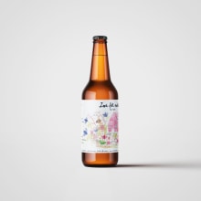 Diseño Sour IPA de cervecera Hojarasca - Los del suelo. Un progetto di Product design, Design di loghi e Fotografia di prodotti di Calamar Cuchara - 30.05.2020