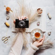 Oh how I adore flatlay photos! :). Photograph, Product Photograph, Lifest, and le Photograph project by Agnes - 02.28.2021