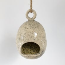 Ceramic birdhouse. Un proyecto de Cerámica de Elma Pluim - 04.03.2021