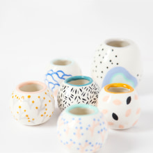 Mini vases ronds en céramique. Ceramics project by Sara Theron - 05.01.2021