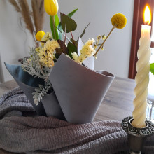 Textured vases from recycled jars and Easter table setting. Design, and Decoration project by Elena Claudia Vasile - 05.02.2021