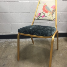 Mi Proyecto del curso: Restauración y tapizado de sillas. Un proyecto de Artesanía, Diseño, creación de muebles					, Diseño de interiores, DIY, Carpintería, Upc y cling de Sofia Morales - 19.05.2021