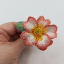 My project in Stumpwork Embroidery: Create 3D Ornaments  course. Un proyecto de Diseño de jo, as, Bordado e Ilustración textil de Nichola McCrea - 14.05.2021
