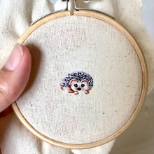 Mi Proyecto del curso: Bordado en miniatura: crea joyas textiles. Jewelr, Design, Embroider, and Textile Illustration project by Rocío Ramírez - 06.29.2021