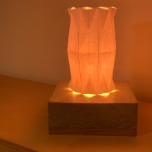 My project in Creation of Origami Lamps with Paper course. Un proyecto de Artesanía, Diseño, creación de muebles					, Diseño de iluminación, Papercraft, Decoración de interiores y DIY de Aron Bijl - 01.08.2021