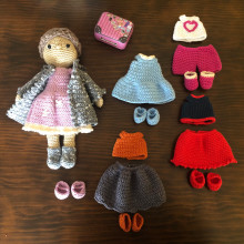 Mi Proyecto del curso: Amigurumi: diseño de ropa, pelo y complementos. Un proyecto de Artesanía, Diseño de juguetes, Tejido, Crochet y Amigurumi de Mercedes Cuevas - 06.08.2021