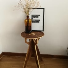 Mi taburete de contrachapado tintado. Un proyecto de Artesanía, Diseño, creación de muebles					, Diseño de interiores, DIY y Carpintería de David Crego Martinez - 09.09.2021