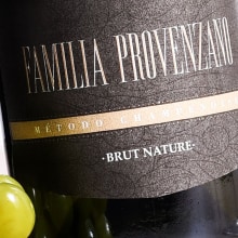 VINOS FAMILIA PROVENZANO / Gráfica para producto. . Graphic Design, Product Design, and Product Photograph project by Mariano Calvo - 10.23.2019
