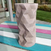My project in Geometric Handmade Molds: Design 3D-faceted Objects course. Un proyecto de Diseño, Diseño de complementos, Artesanía, Bellas Artes, Diseño de interiores, Decoración de interiores, Interiorismo y DIY de Emma Boyd - 12.10.2021