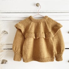 Jersey de Punto con Volante para niña – Ruffle Sweater. Un proyecto de Diseño de vestuario, Diseño de moda y Tejido de Marta Porcel Vilchez - 17.12.2019