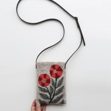 punch needle bag. Un proyecto de Artesanía de Arounna Khounnoraj - 03.11.2021