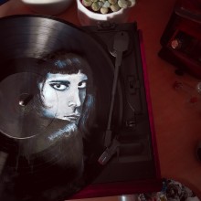 vinyle freddie mercury. Traditional illustration, Photograph, Arts, Crafts, Painting, Creativit, Drawing, Portrait Drawing, Realistic Drawing, Upc, and cling project by mathiwi - 11.19.2021