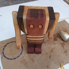 Mi Proyecto del curso: Carpintería lúdica: crea art toys de madera. Un proyecto de Diseño de personajes, Escultura, Diseño de juguetes, Art to y Carpintería de Pau Capurro - 20.11.2021