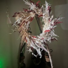 Il mio progetto del corso: Creazione di una ghirlanda con fiori secchi. Design, Design de interiores, Paisagismo, DIY, e Design floral e vegetal projeto de Vaida Jablonskaite - 28.11.2021