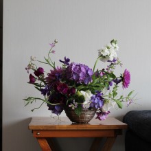 My project in Floral Arrangement Design with Seasonal Blooms course. Un proyecto de Diseño de interiores, Paisajismo, Decoración de interiores, DIY, Diseño floral, vegetal, Lifest y le de Louise Sheppard - 13.12.2021