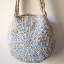 Mi Proyecto del curso: Tapestry circular: diseña patterns y complementos. Un proyecto de Diseño de complementos, Moda, Pattern Design, Tejido, DIY, Crochet y Diseño textil de Maria Briatore - 09.01.2022