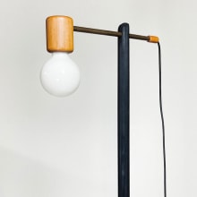 Luminária Grua. Un proyecto de Diseño, Diseño y creación de muebles					 de Vinícius Schmidt - 14.01.2022